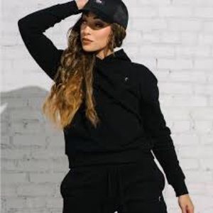 Zyia Active - Black Relaxation Pocket Hoodie - size Large